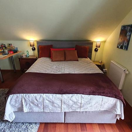 Messe Homestay Hannover Ost Sehnde Bagian luar foto